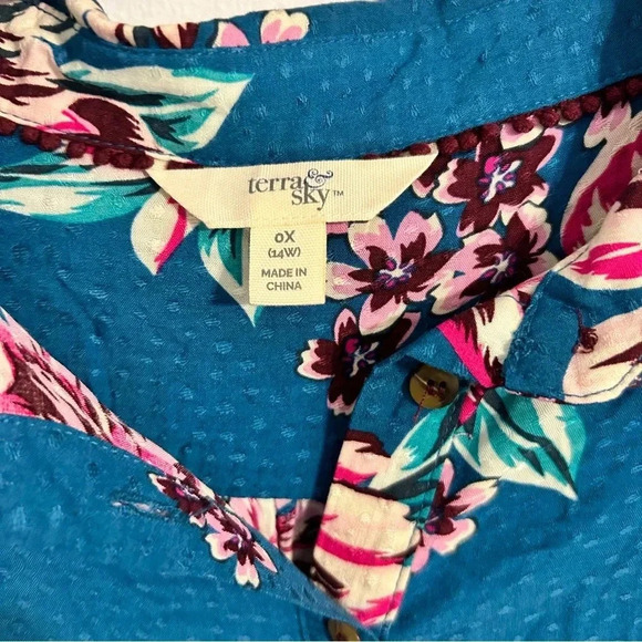 Women’s 0x Terra&sky. short sleeve floral tropical baby doll style button up top - Picture 4 of 8